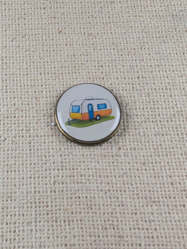 Vintage Retro Caravan - Caravan Themed Badge - Large Resin Topped Pin Badge